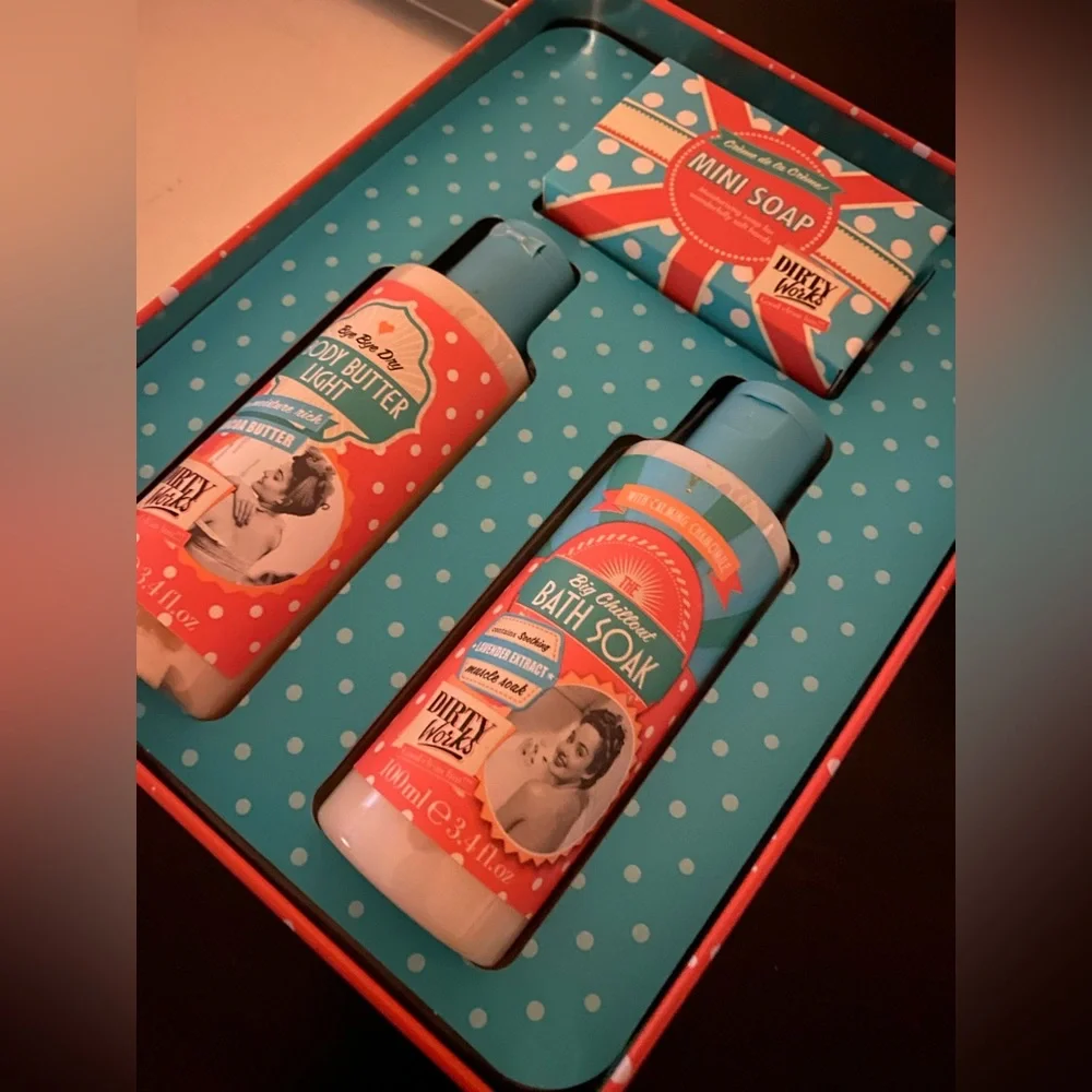 Dirty Works Spa Gift Set Top to Toe Treats Body Butter Bath Soak Soap Tin Bundle
